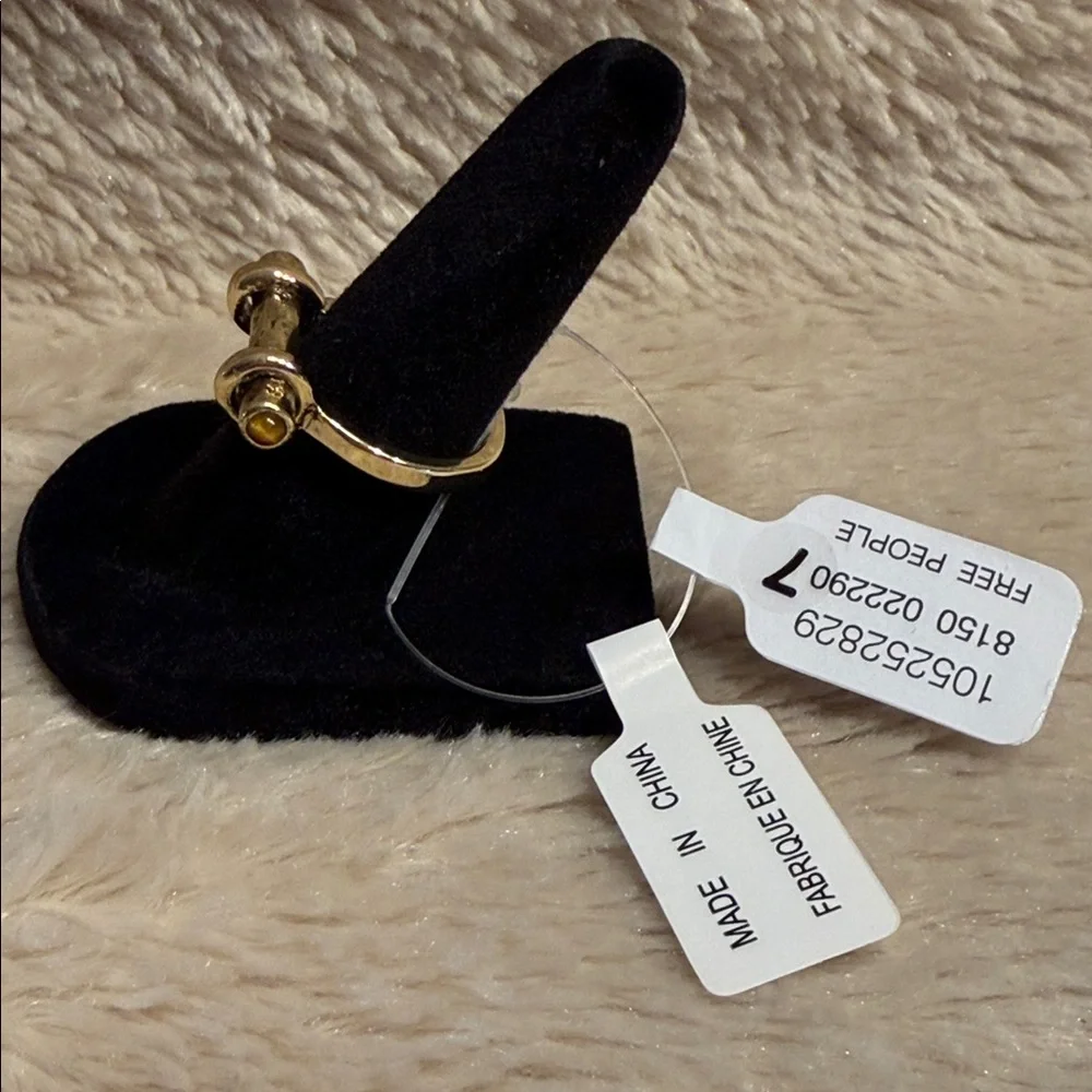 FREE PEOPLE On Lock Ring - Picture 8 of 10